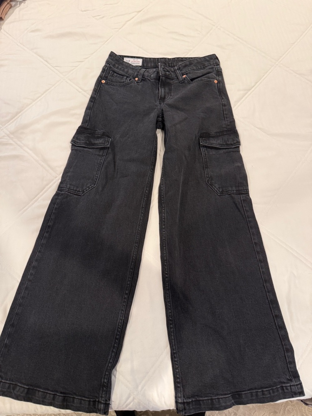 GAP Black Wide-Leg Cargo Jeans